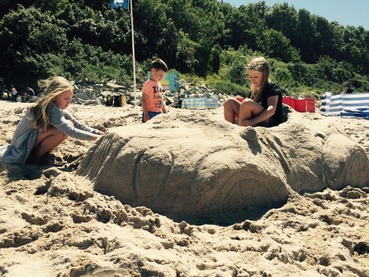 Kapitanskie Domki Trzęsacz Exteriör bild